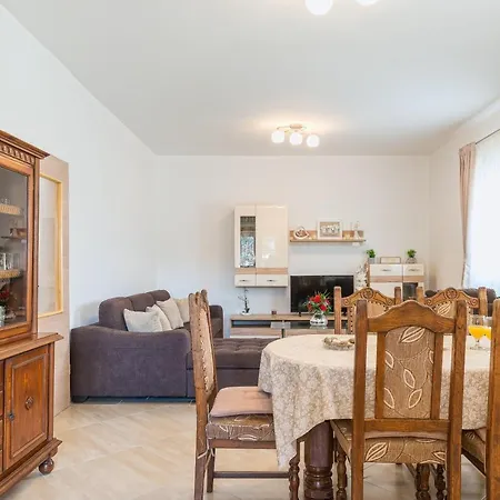 Tea Apartment *